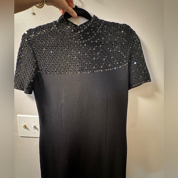 ST JOHN Evening Black Sheath Dress Size 8 Embellished Sequin Mock Neck - Picture 13 of 14